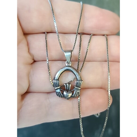 925 Sterling Silver Claddagh Pendant Necklace, Vintage - Picture 1 of 10